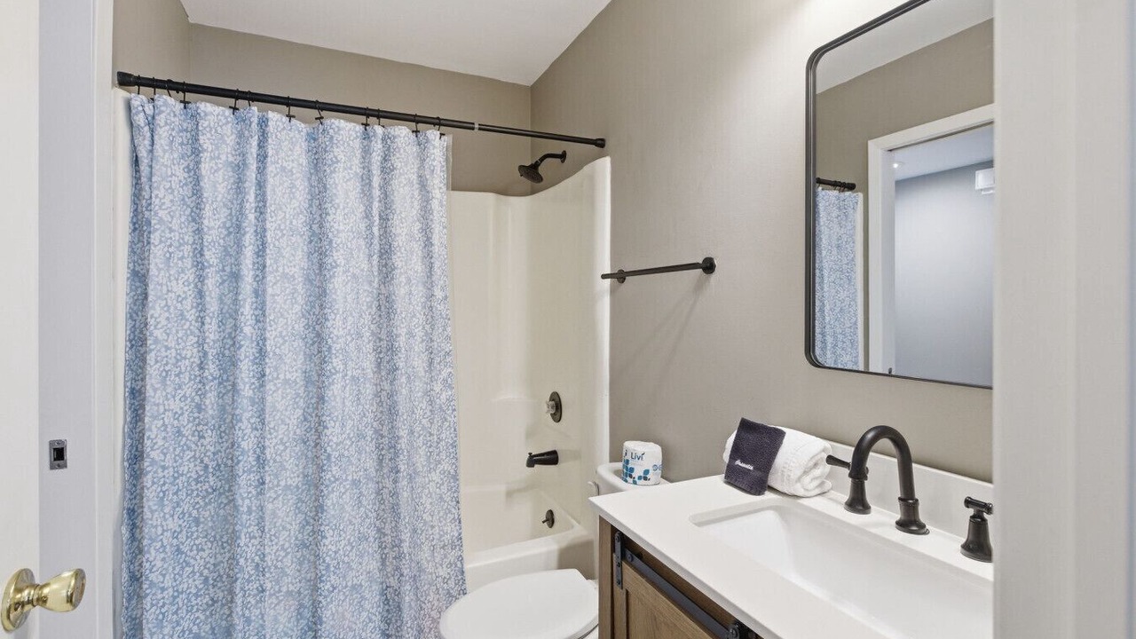 Photo of Bathroom in Harbour Town