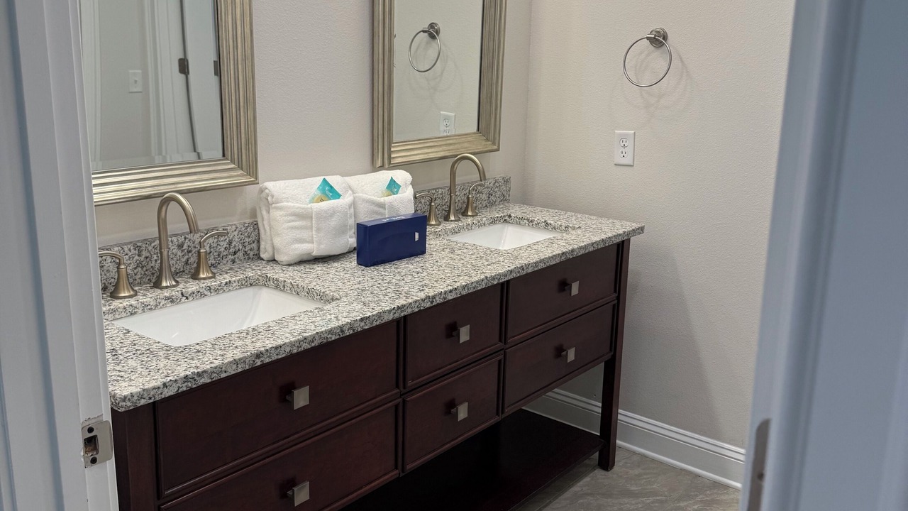 Photo of Bathroom in Shipyard Plantation