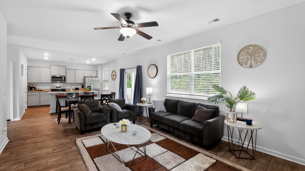 Photo of Livingroom in Port Wentworth