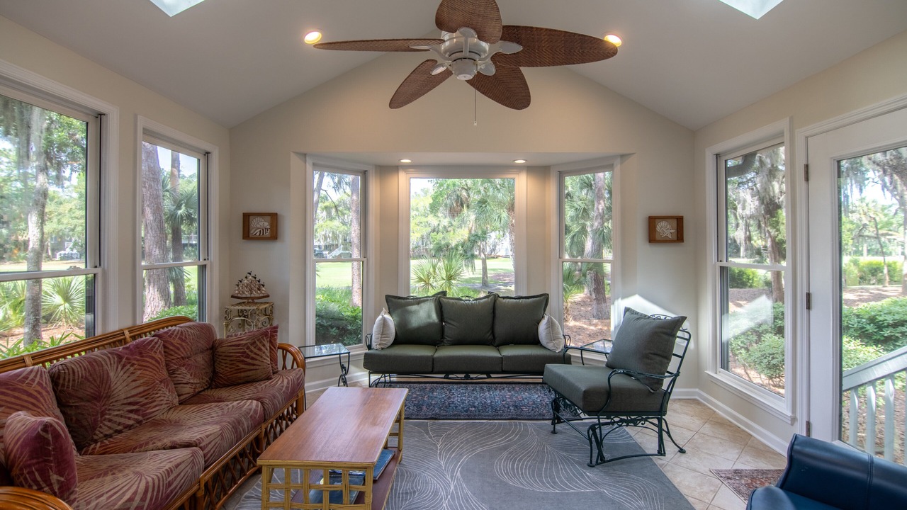 Photo of Livingroom in Oak Grove