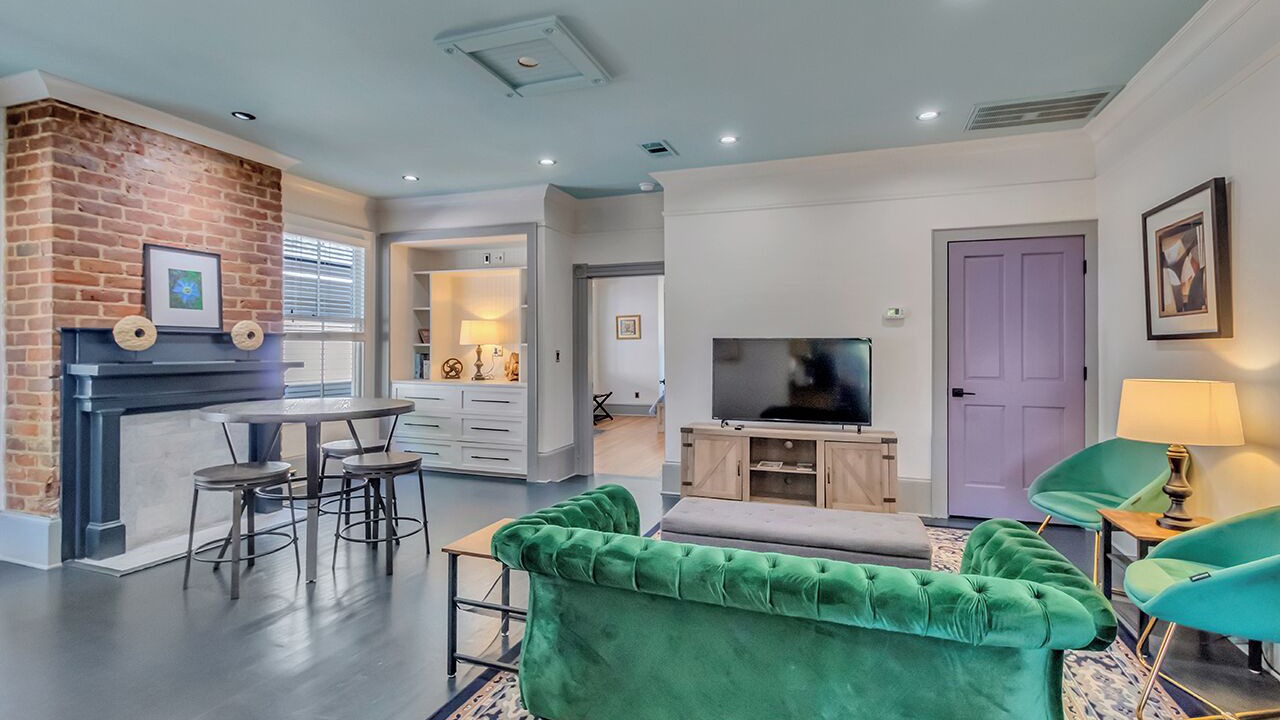 Photo of Livingroom in Savannah Victorian District