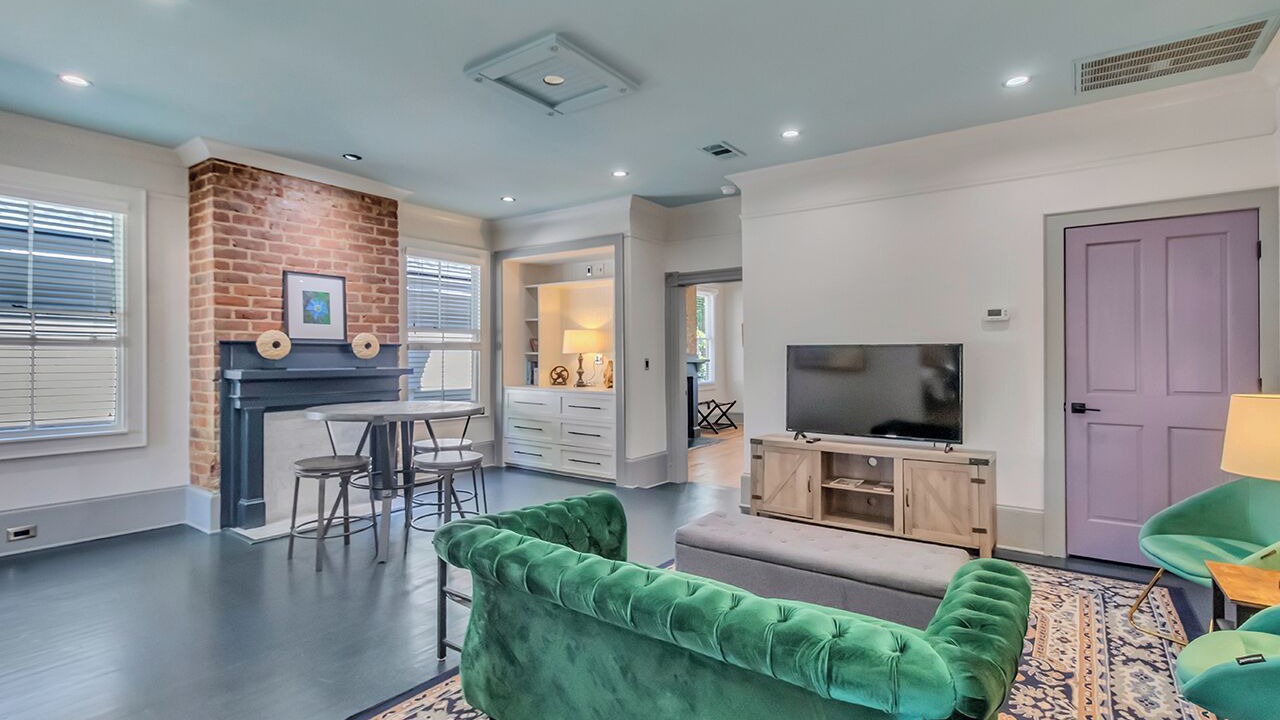 Photo of Livingroom in Savannah Victorian District