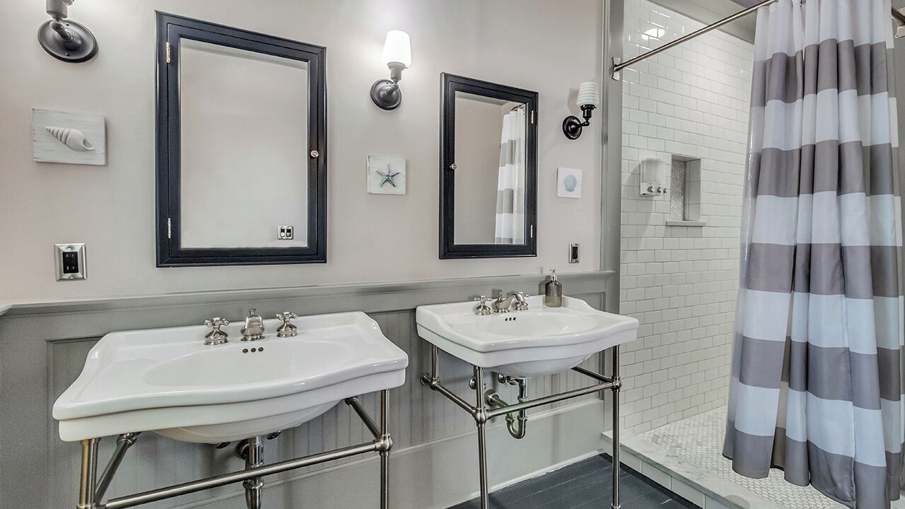 Photo of Bathroom in Savannah Victorian District