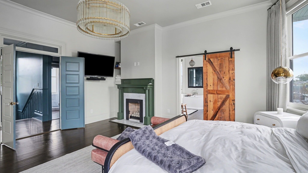 Photo of Bedroom in Metropolitan