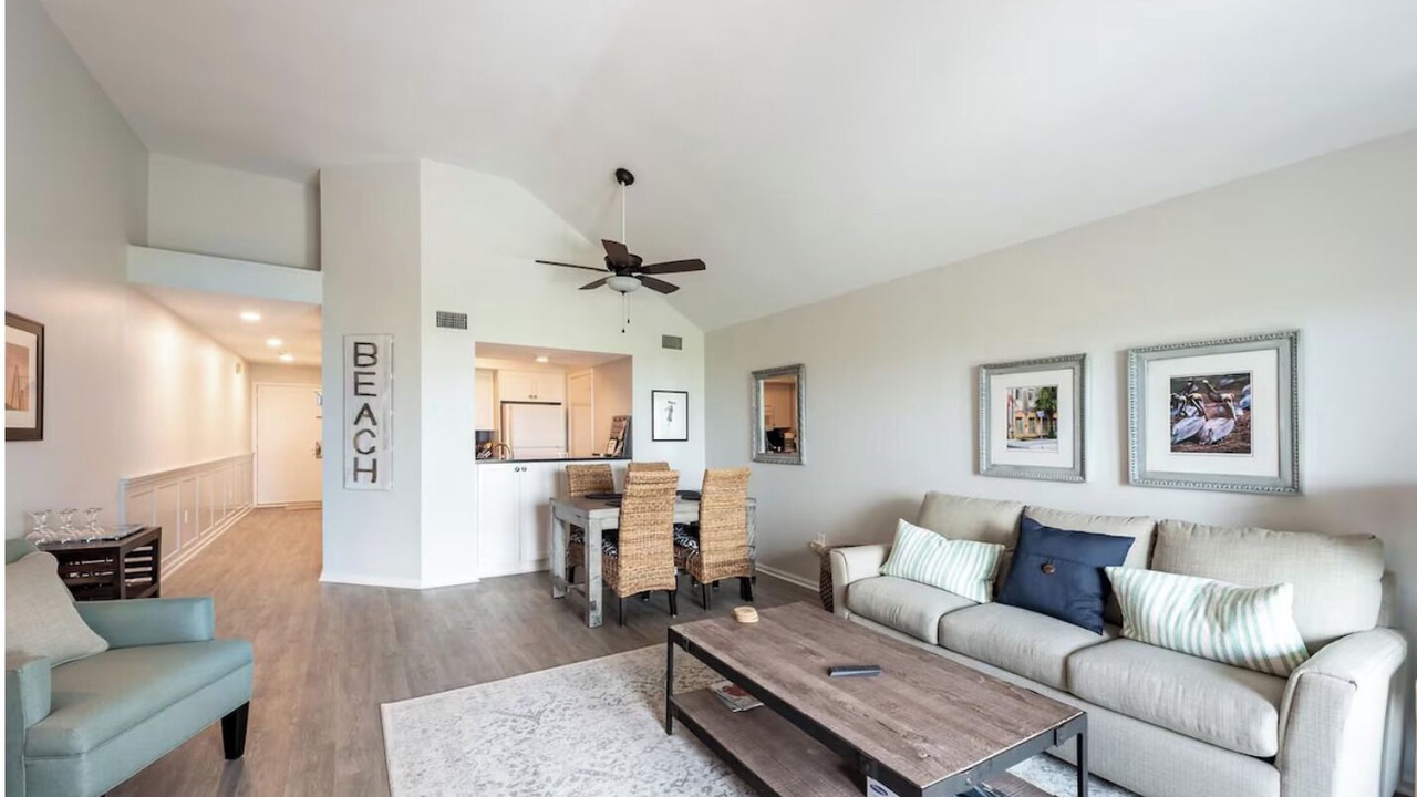 Photo of Livingroom in Seabrook Island
