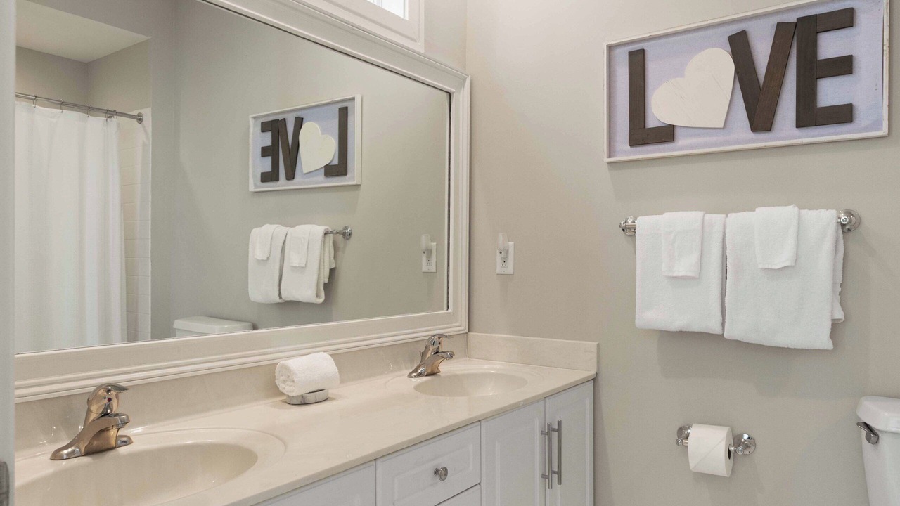 Photo of Bathroom in Twin Oaks