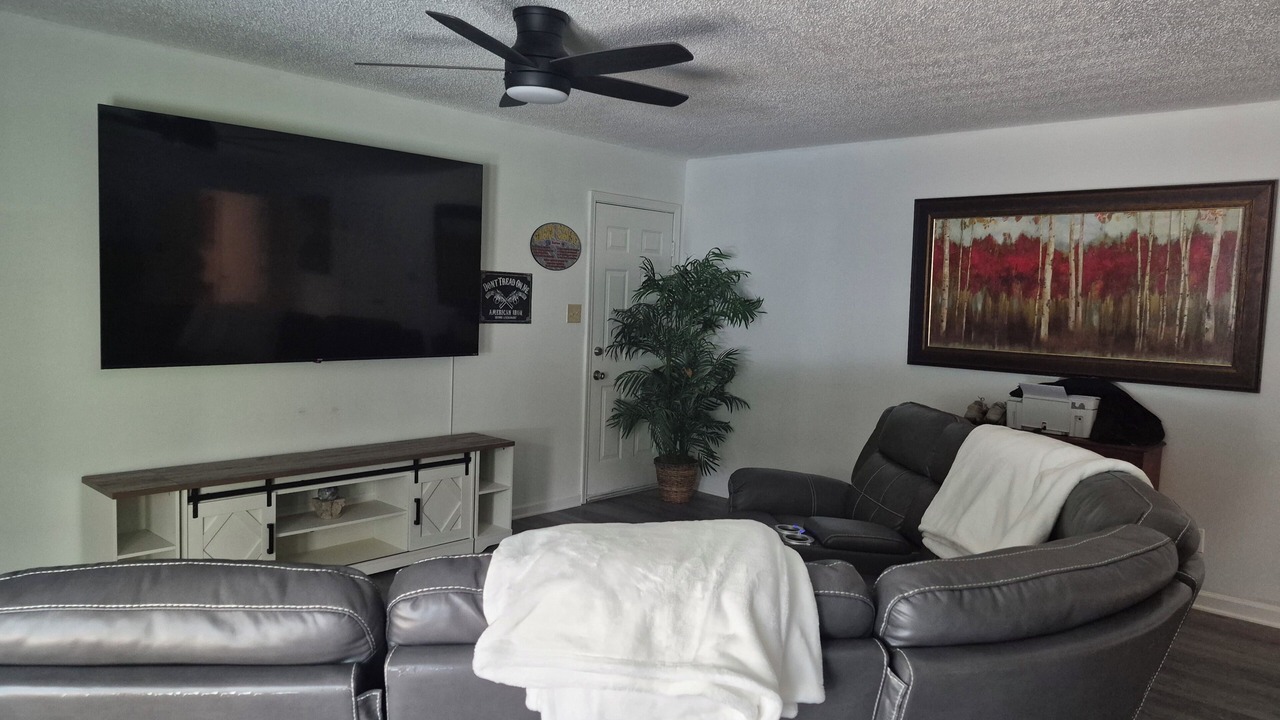 Photo of Livingroom in Jacksonville