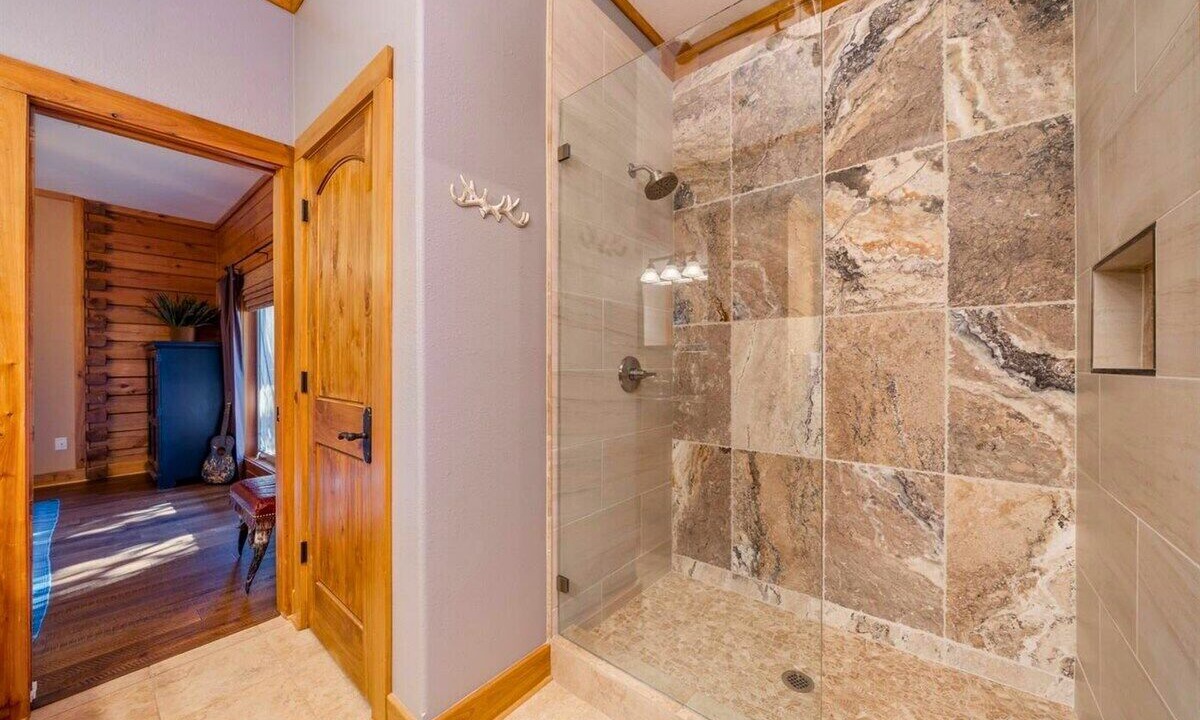 Photo of Bathroom in Royal