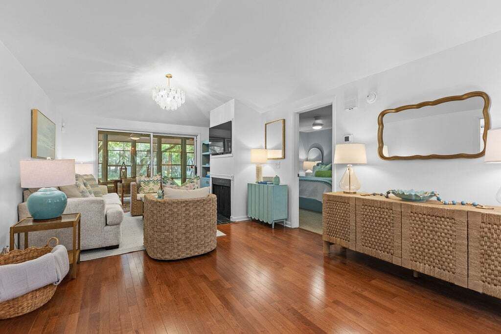 Photo of Livingroom in Seabrook Island