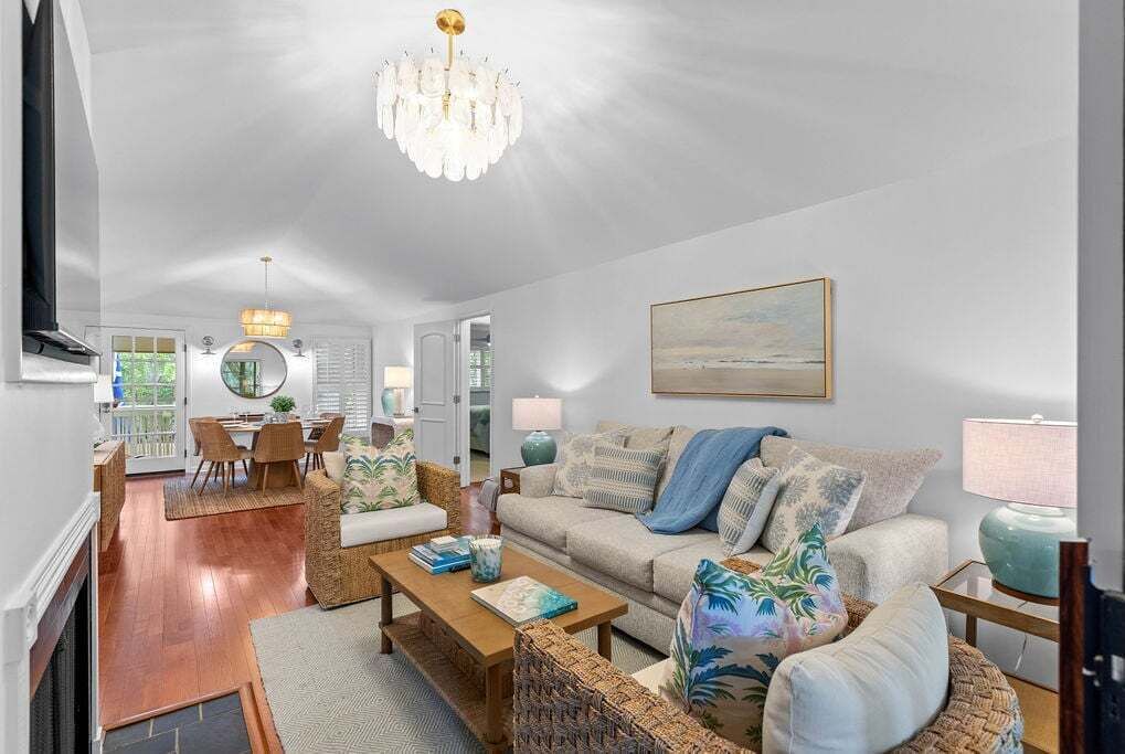 Photo of Livingroom in Seabrook Island