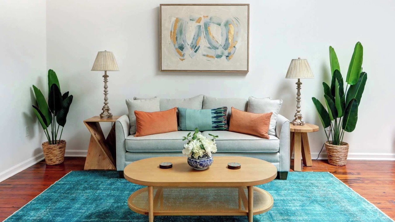 Photo of Livingroom in Historic District - North