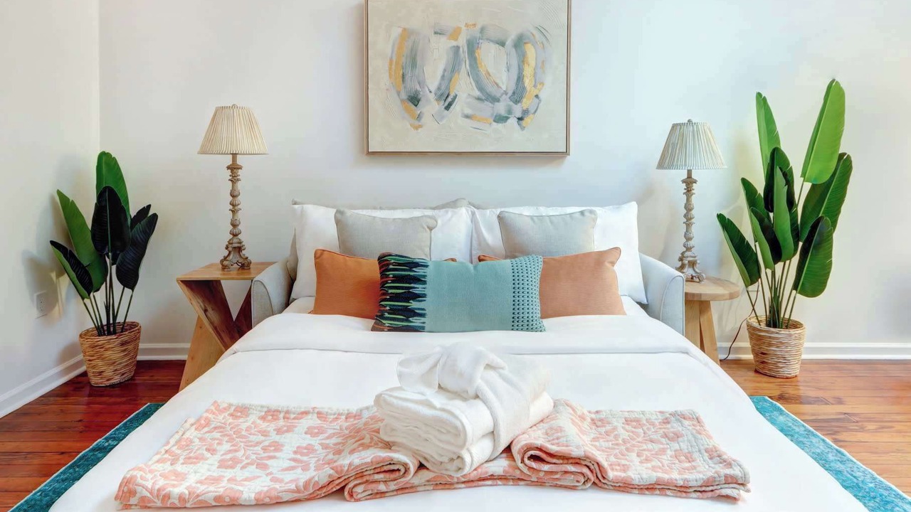 Photo of Bedroom in Historic District - North