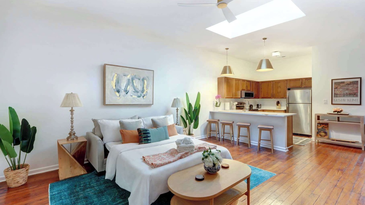 Photo of Bedroom in Historic District - North