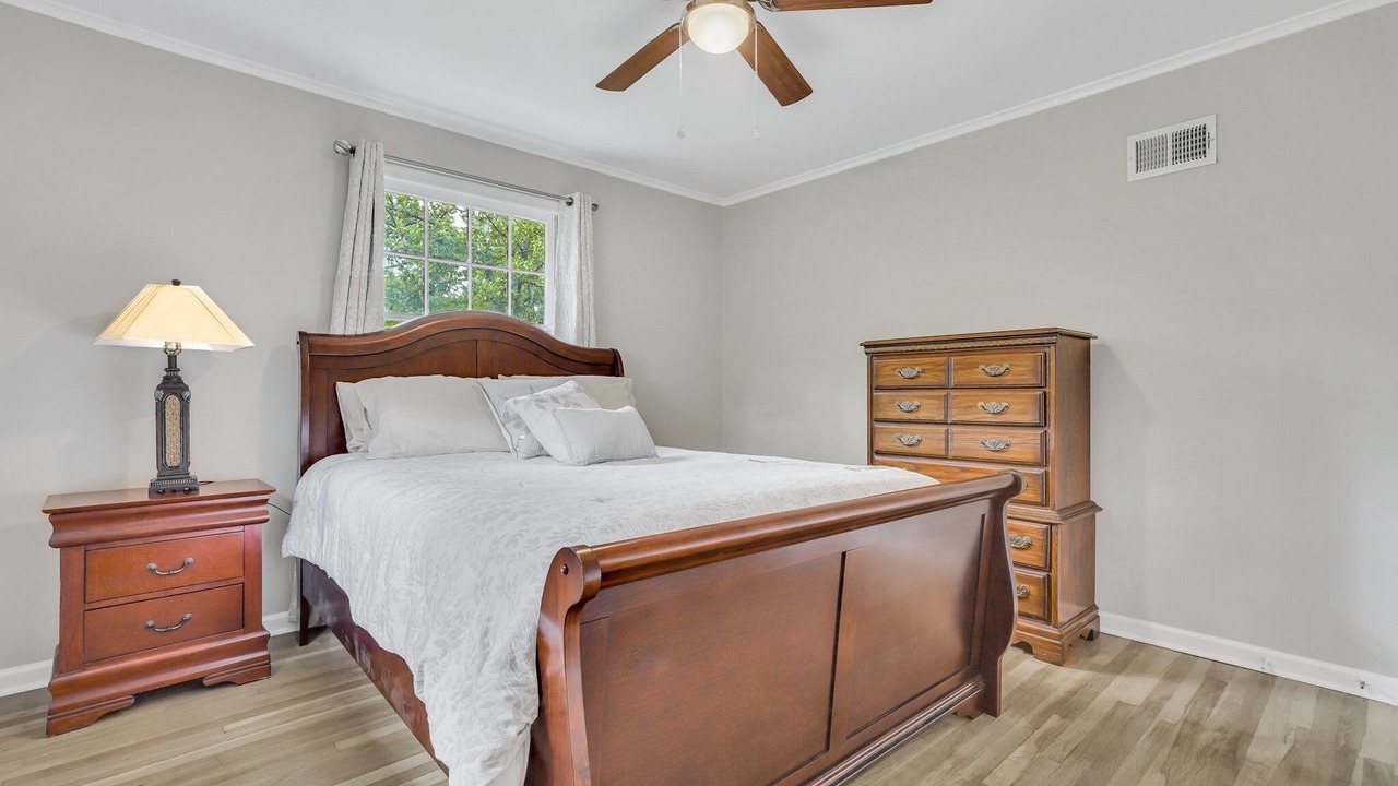Photo of Bedroom in Midtown