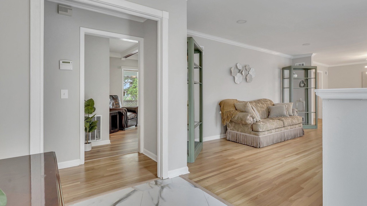 Photo of Livingroom in Midtown