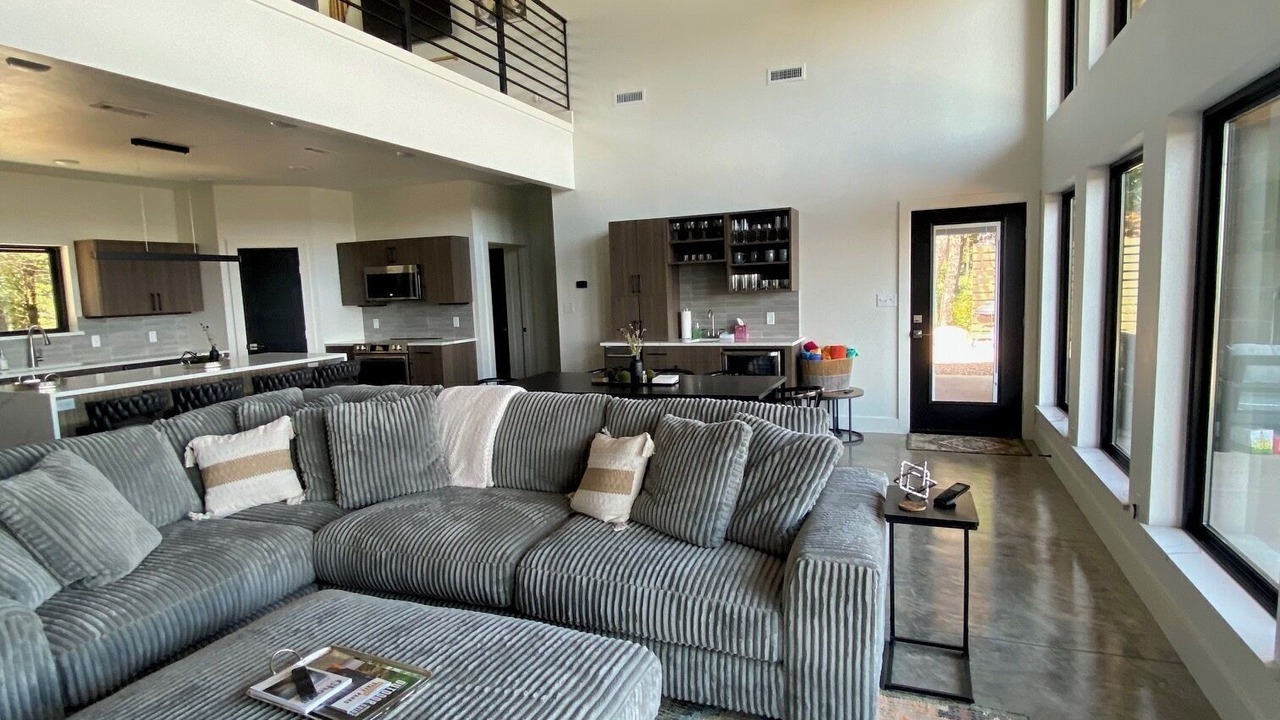 Photo of Livingroom in Jasper