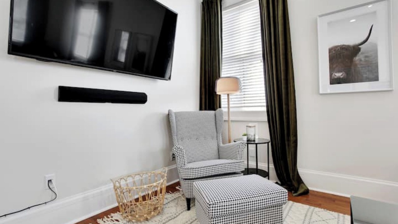 Photo of Livingroom in Thomas Square