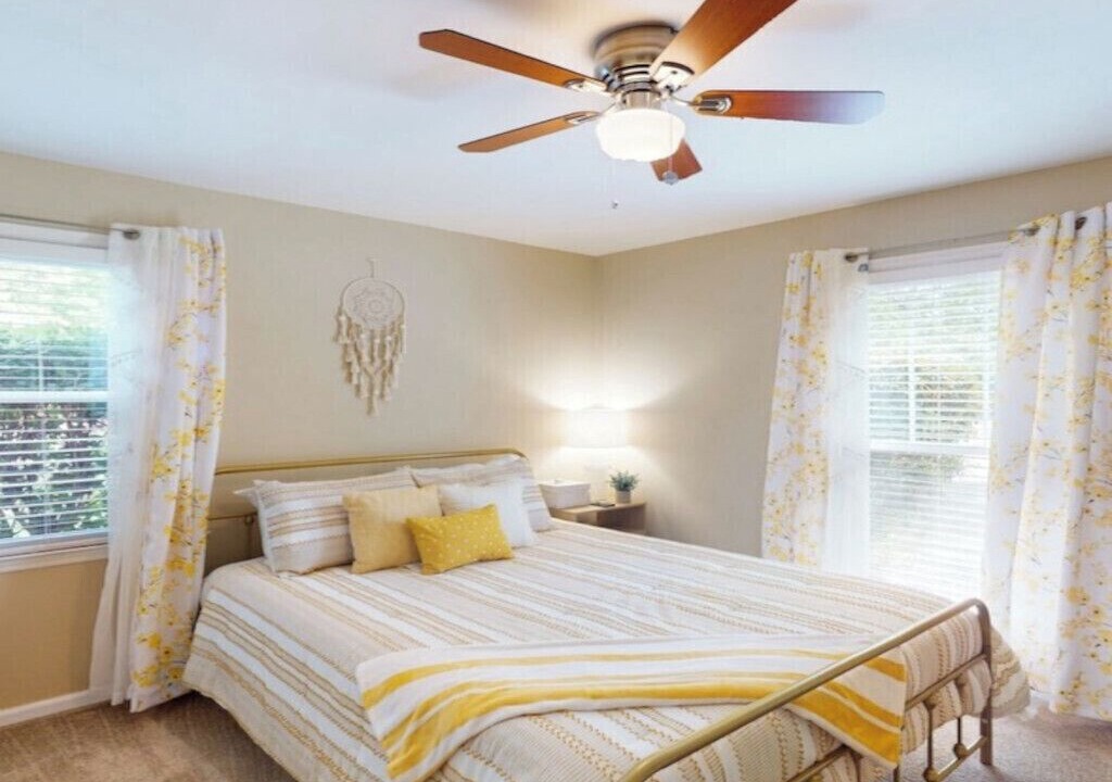 Photo of Bedroom in Isle of Hope Historic District