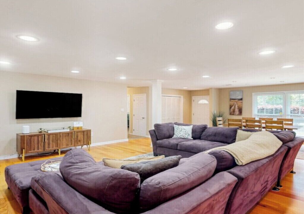 Photo of Livingroom in Isle of Hope Historic District