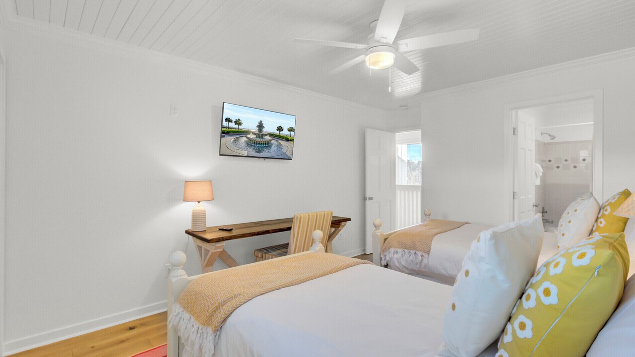Photo of Bedroom in Twin Oaks