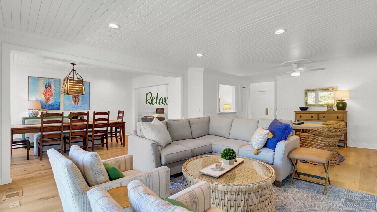 Photo of Livingroom in Twin Oaks