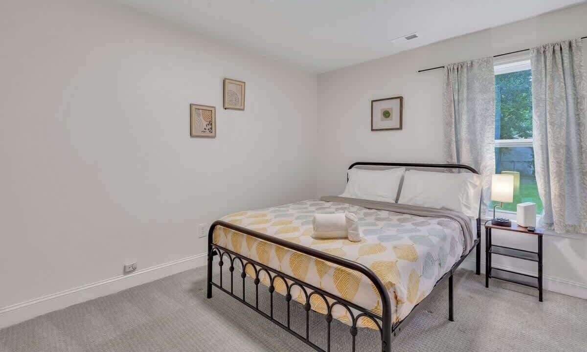 Photo of Bedroom in Pooler