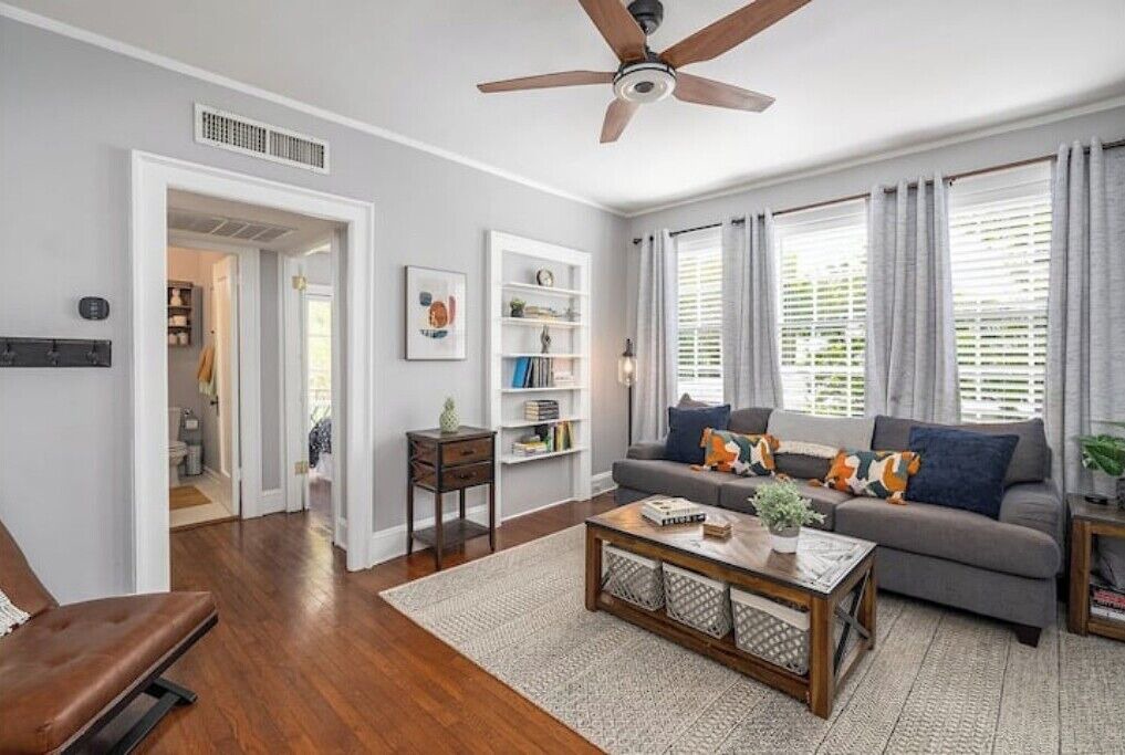 Photo of Livingroom in Savannah Victorian District