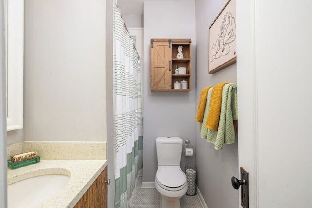 Photo of Bathroom in Savannah Victorian District