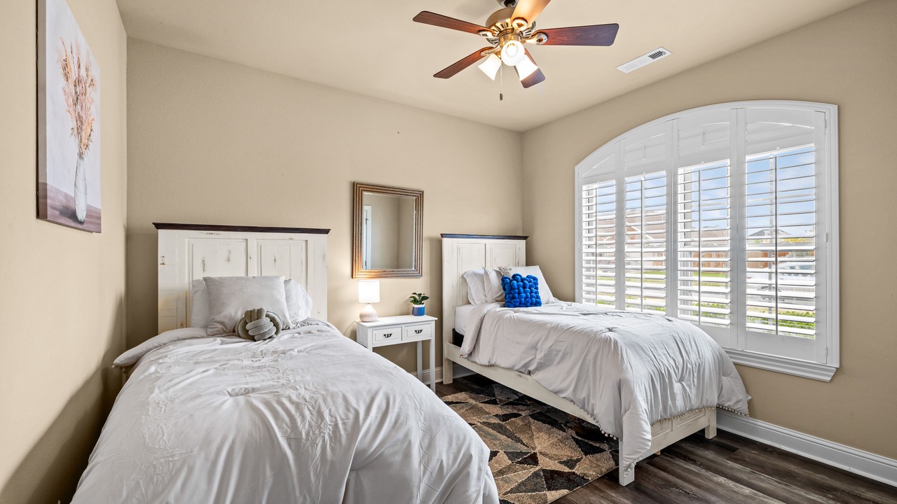 Photo of Bedroom in Cave Springs