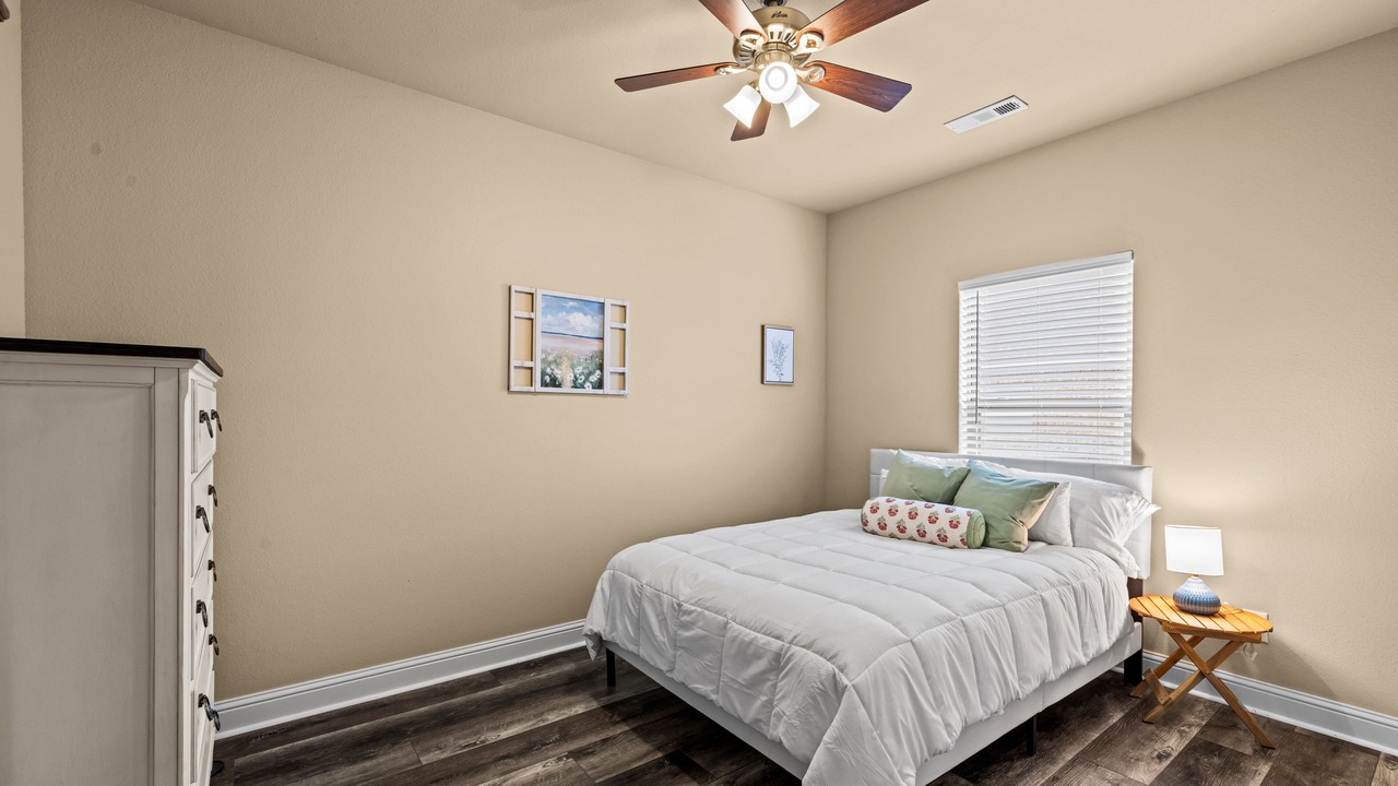 Photo of Bedroom in Cave Springs