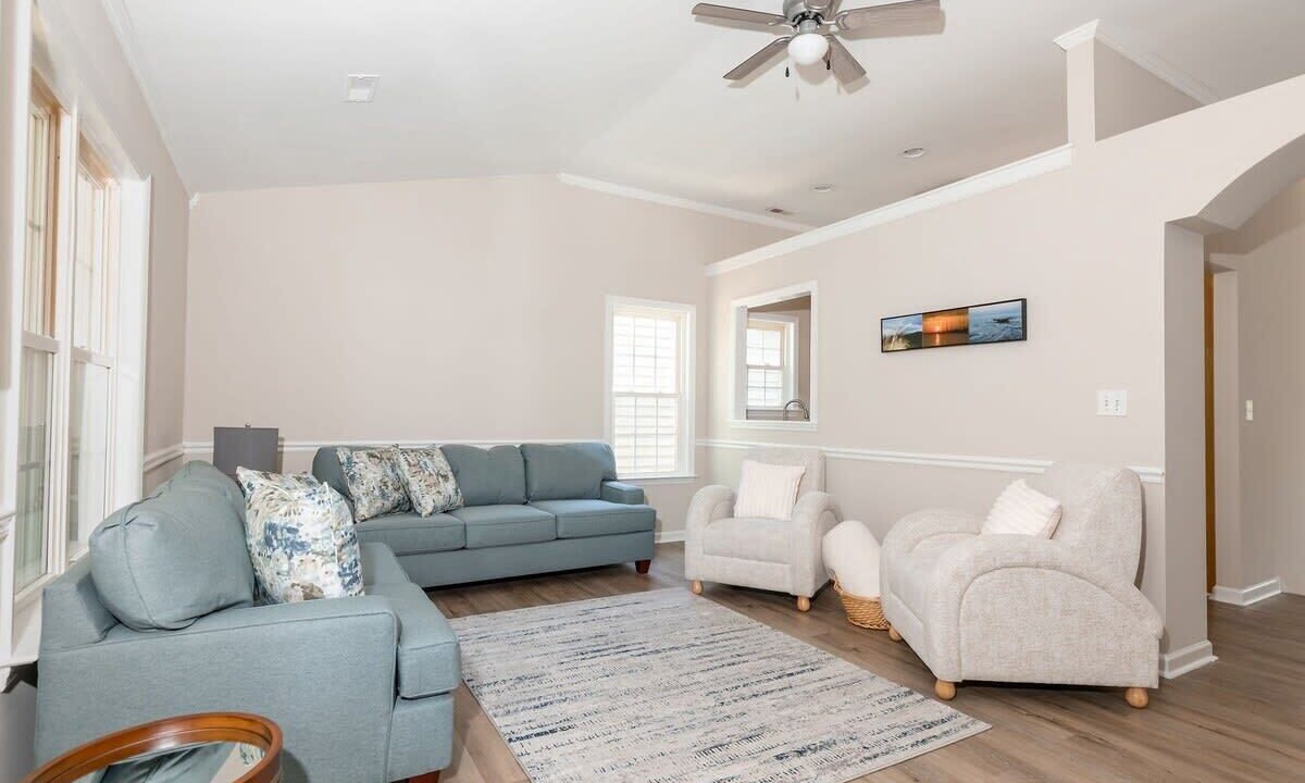 Photo of Livingroom in North Charleston