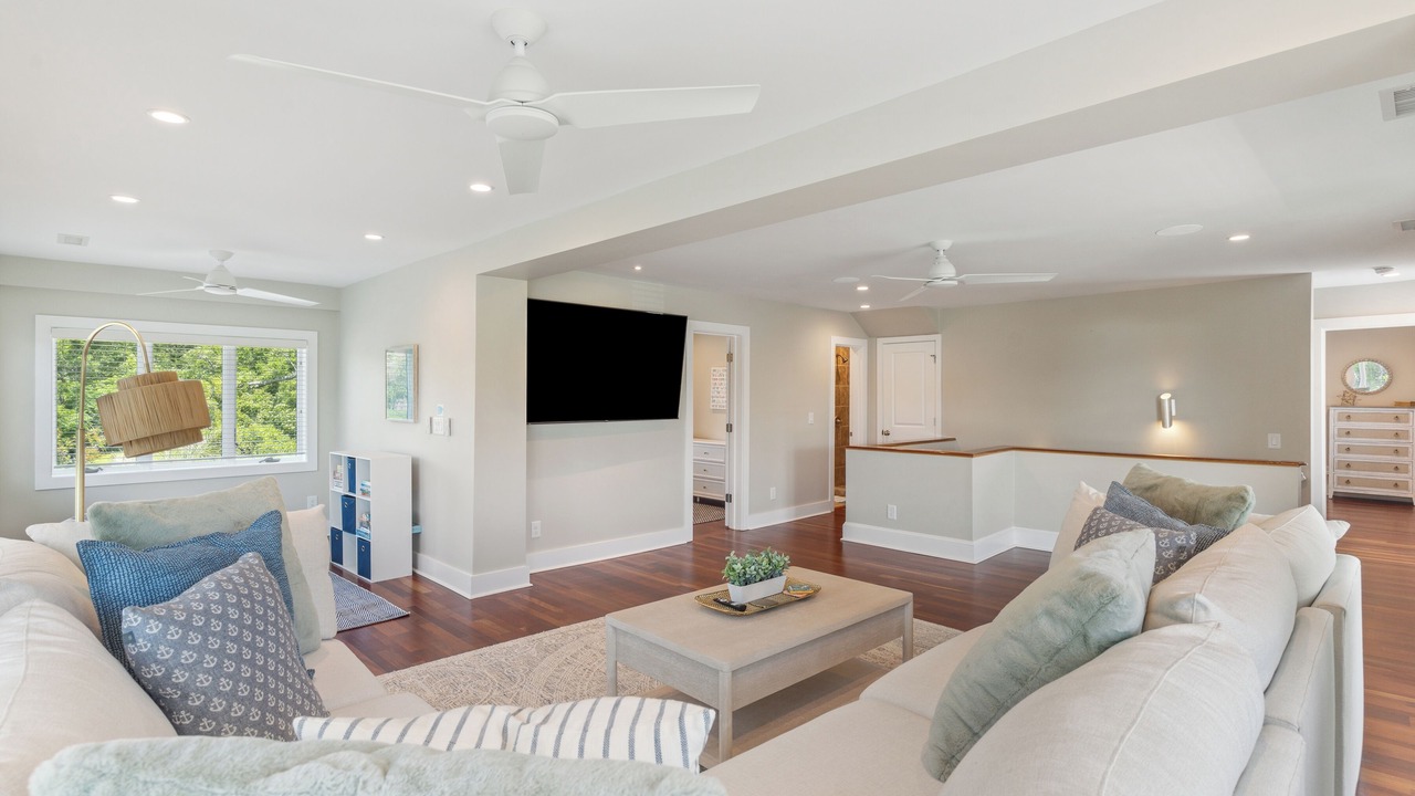 Photo of Livingroom in Sullivan's Island
