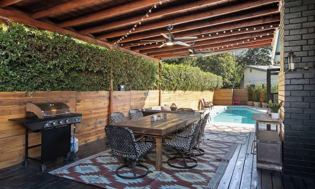 Photo of Outdoor in Valley Village