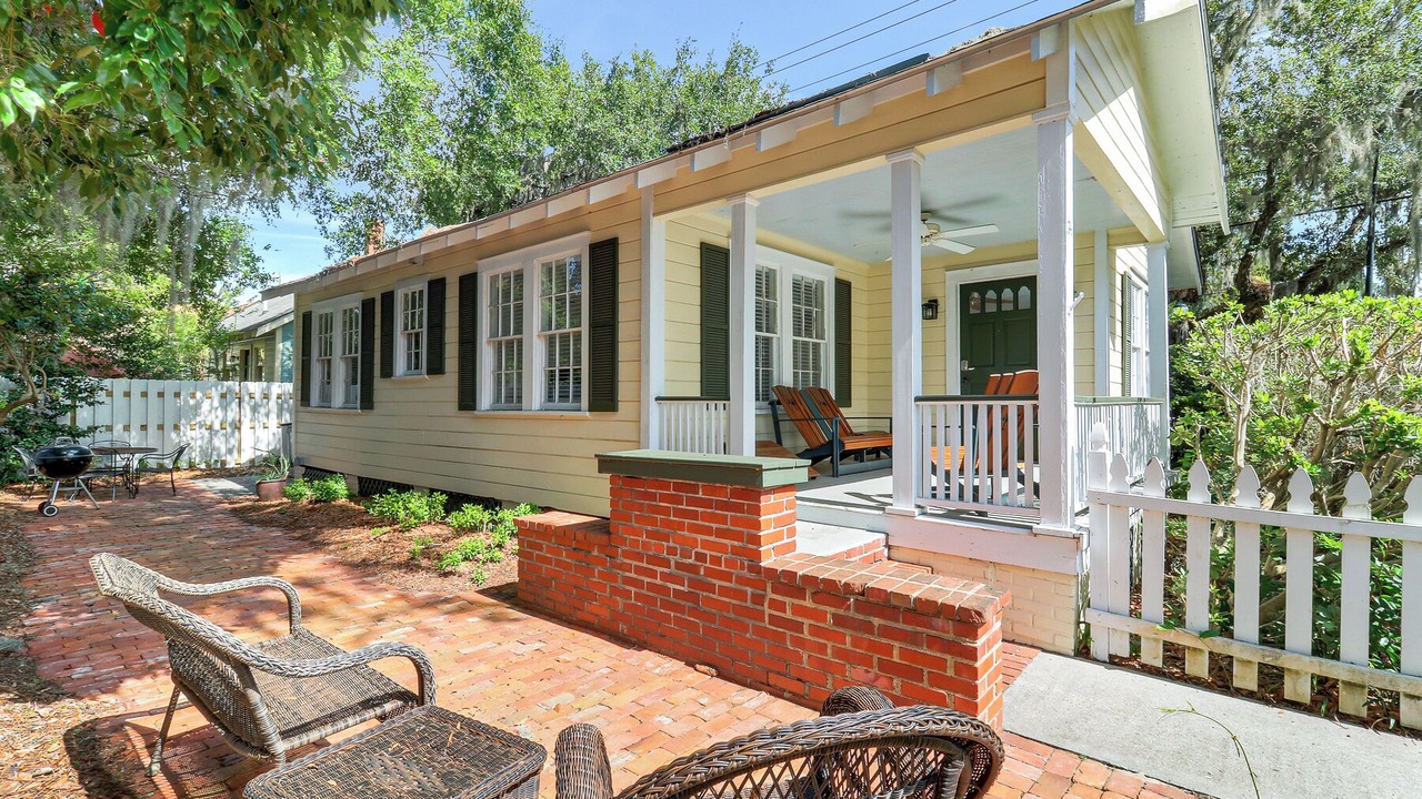 Photo of Patio Balcony in Historic District