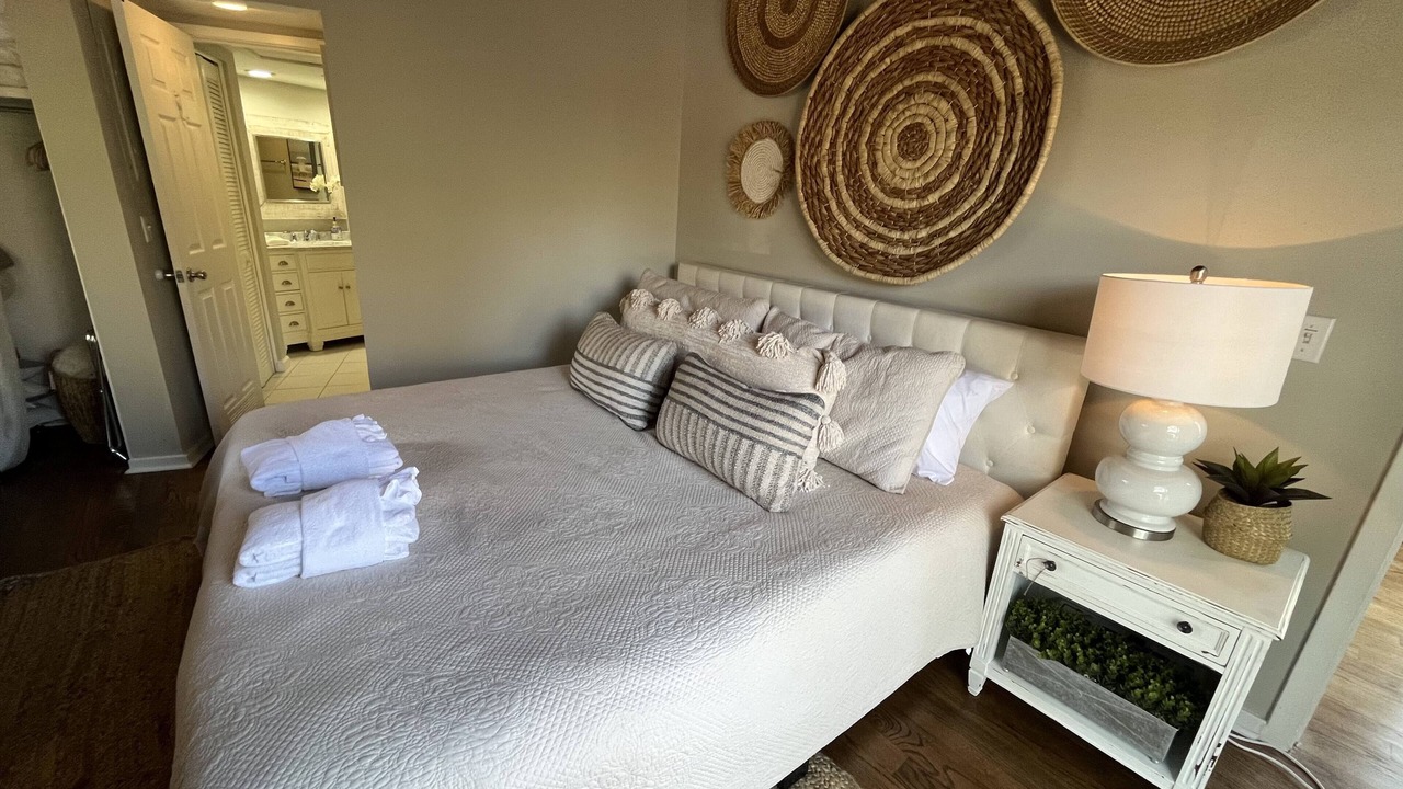 Photo of Bedroom in Night Heron