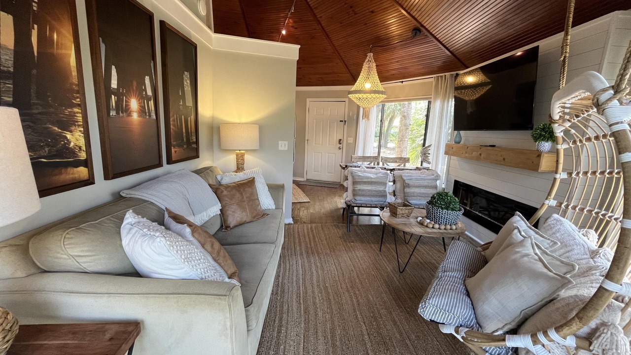 Photo of Livingroom in Night Heron