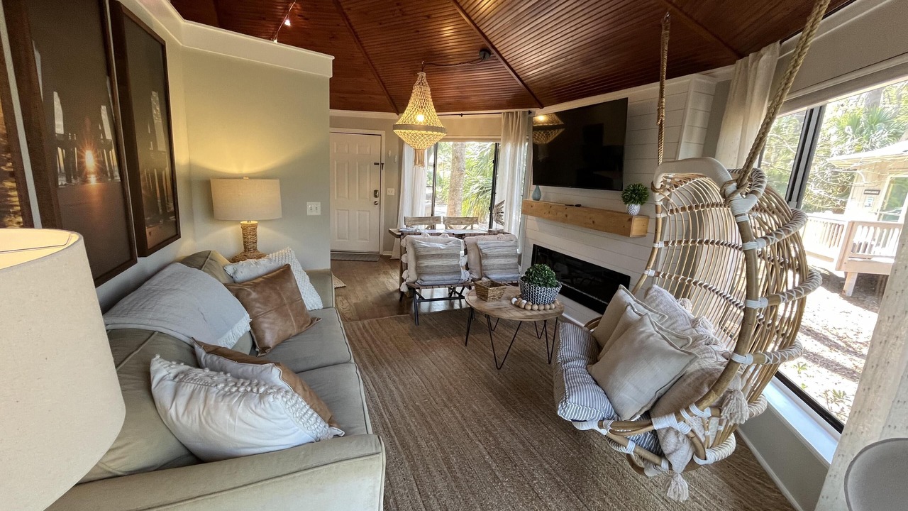 Photo of Livingroom in Night Heron