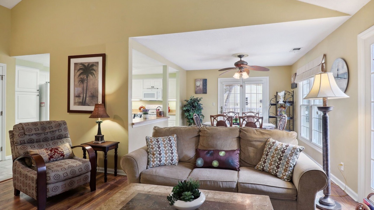 Photo of Livingroom in Shipyard Plantation
