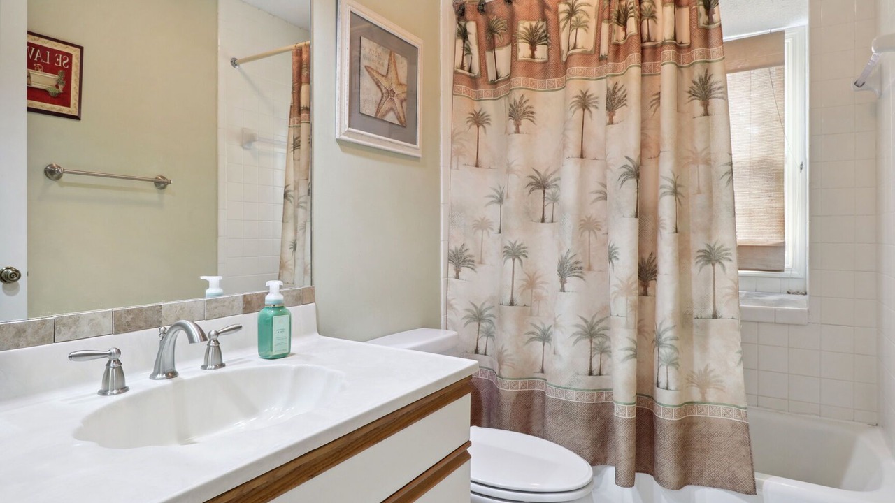 Photo of Bathroom in Shipyard Plantation