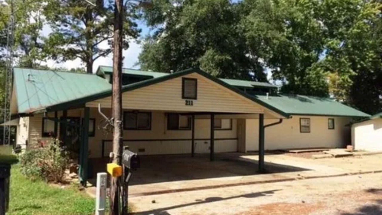Photo of Outdoor in Holly Grove