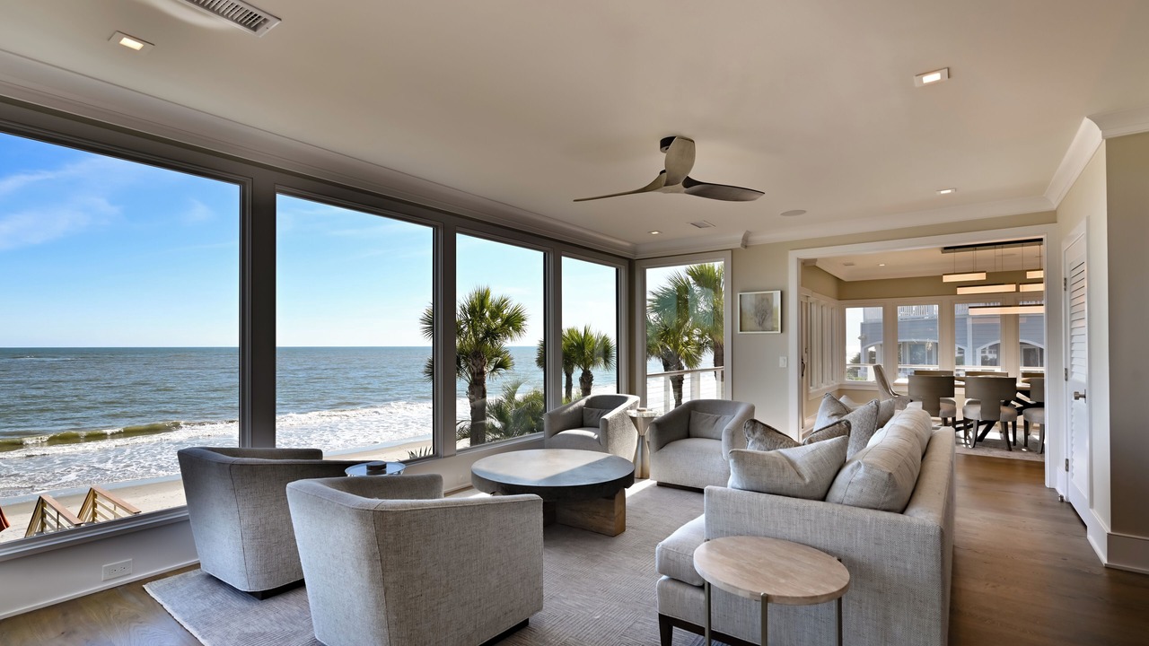 Photo of Livingroom in Beachwood East