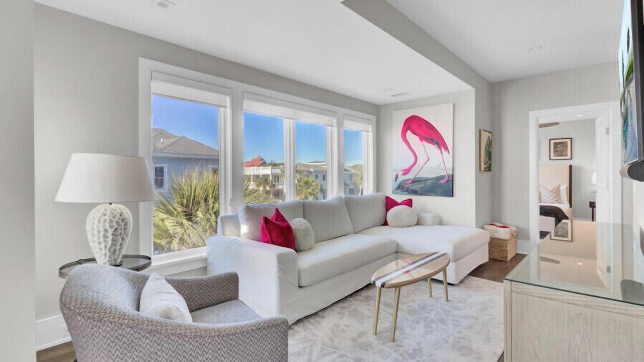 Photo of Livingroom in Beachwood East