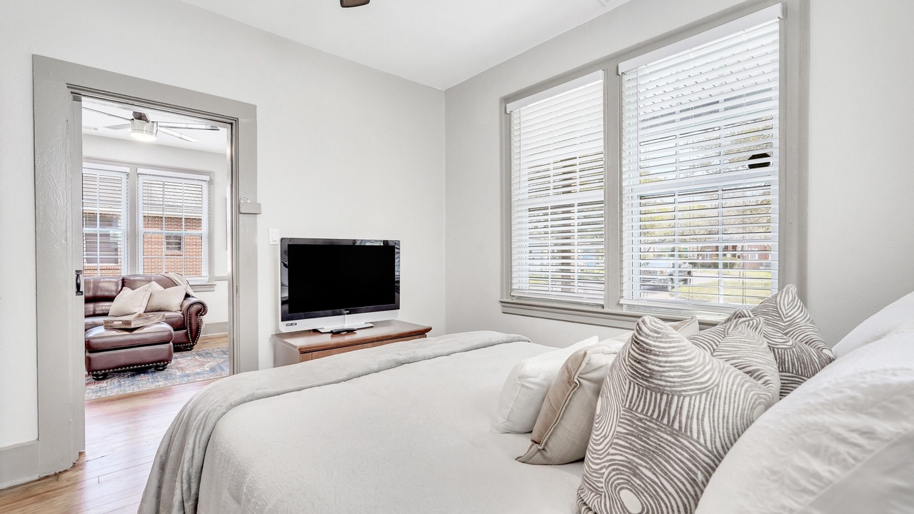 Photo of Bedroom in Midtown