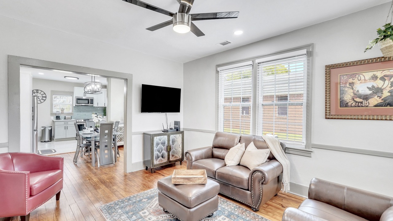 Photo of Livingroom in Midtown