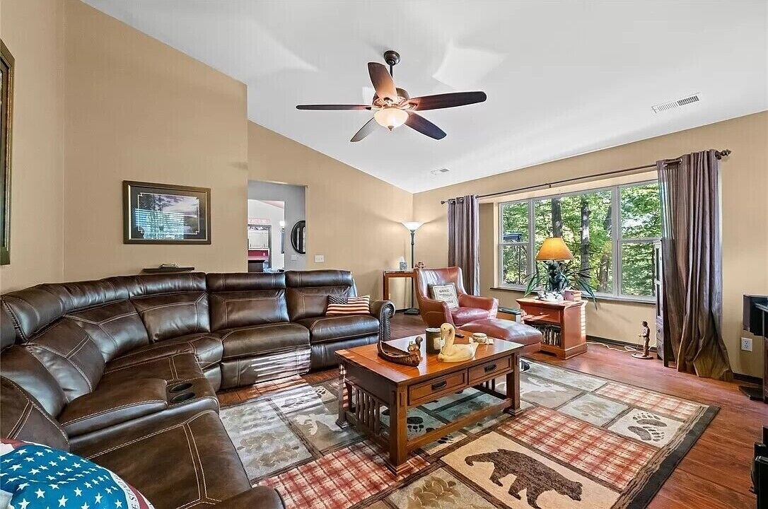 Photo of Livingroom in Lost Bridge Village