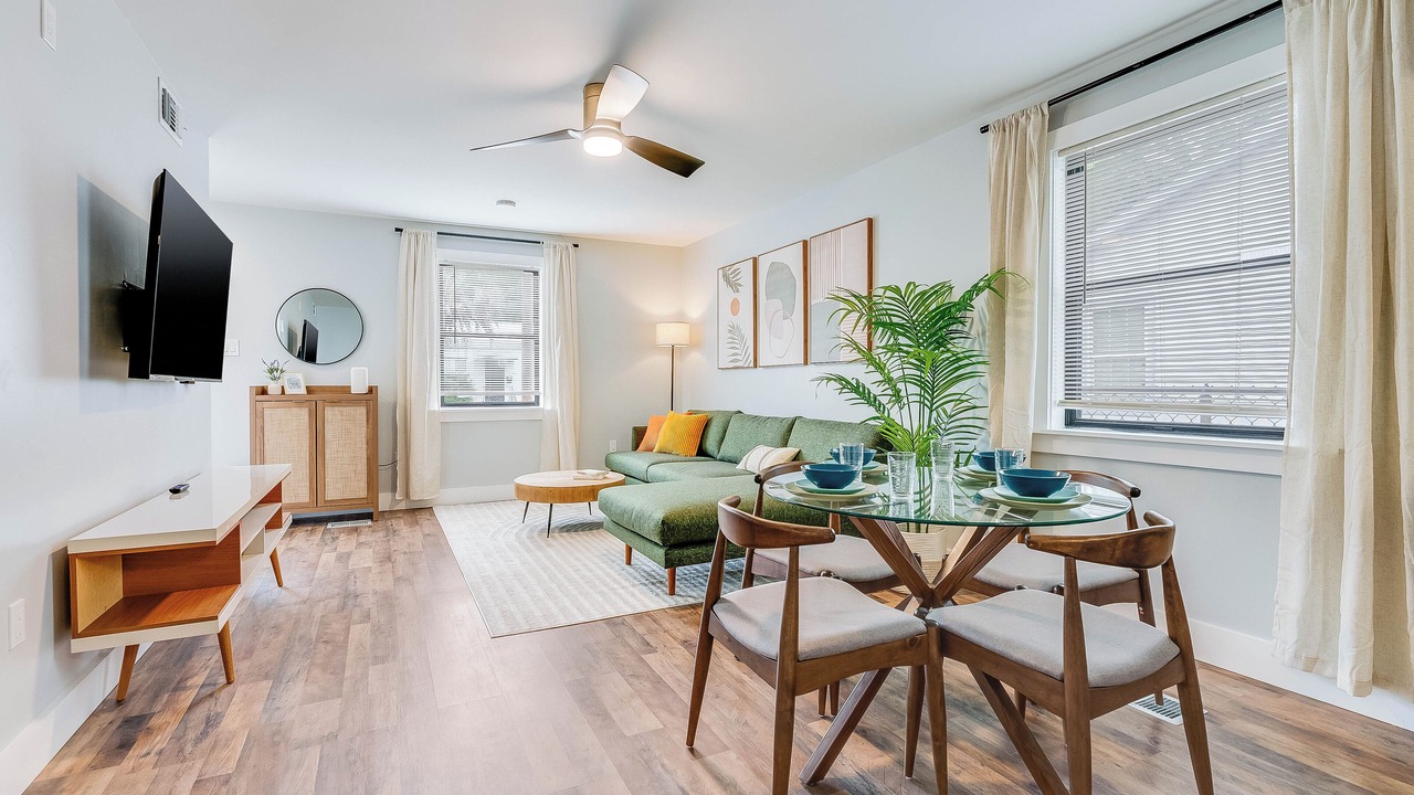 Photo of Livingroom in Midtown