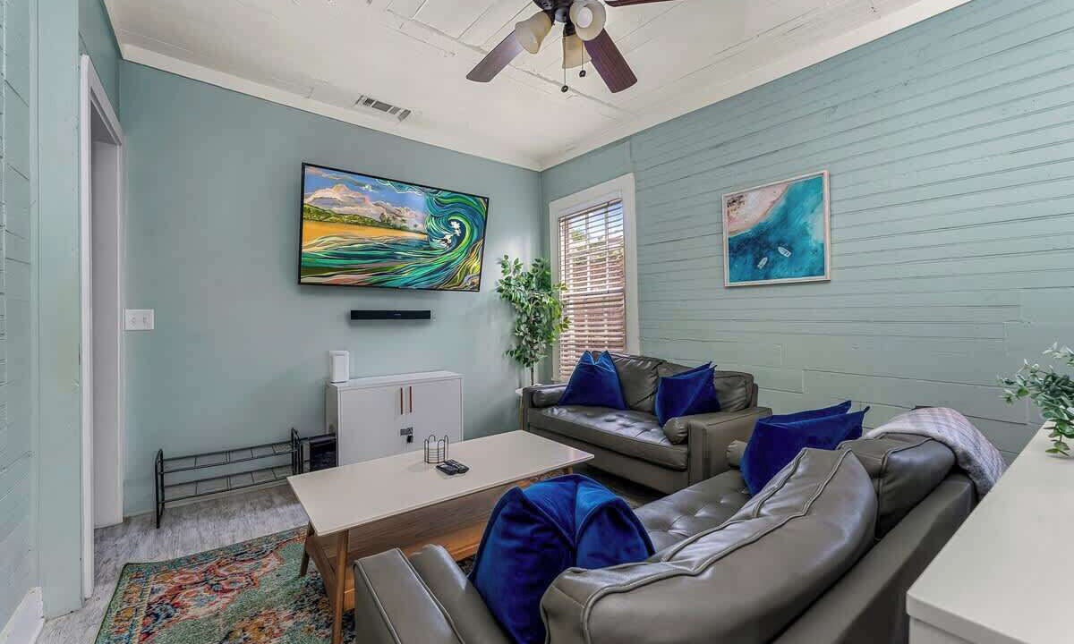 Photo of Livingroom in Historic Downtown Savannah
