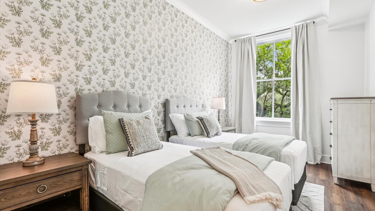 Photo of Bedroom in Historic District - North