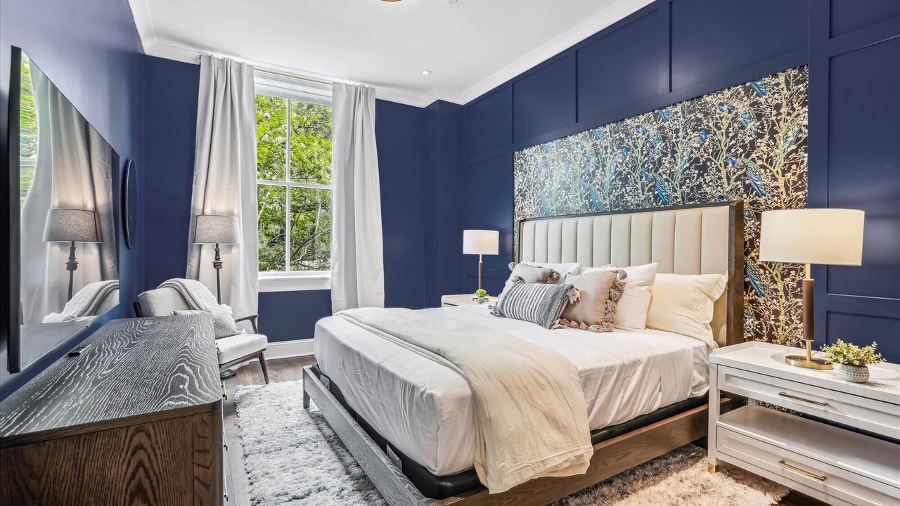 Photo of Bedroom in Historic District - North