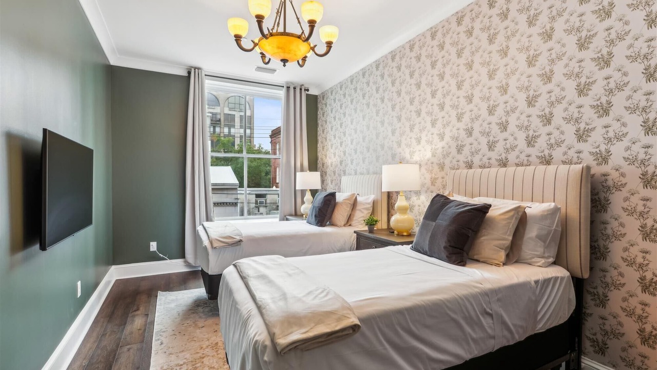 Photo of Bedroom in Historic District - North